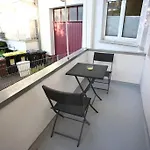 Frisch Sanierte 2 Raum Wohnung Suedstadt